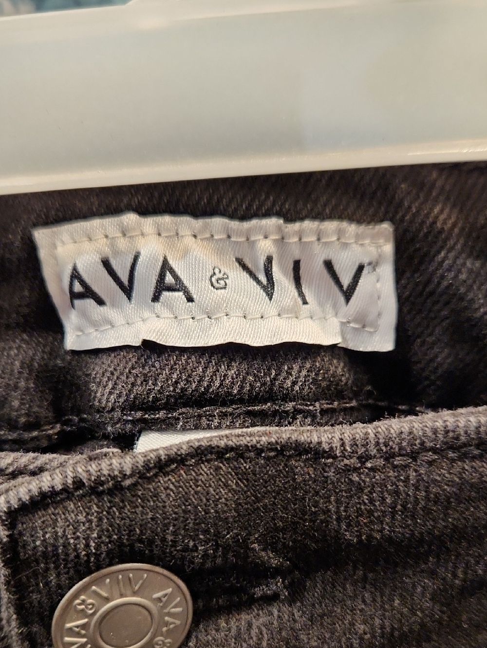 NWT Ava & Viv Washed Black Relaxed Women’s Distressed Hem Denim Shorts Sz 18W - Picture 2 of 8